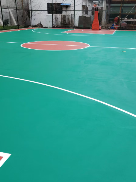 南昌 球场长期使用易出现地面开裂